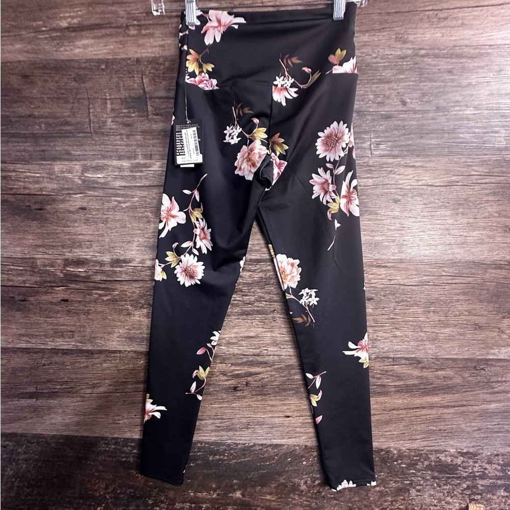 Onzie‎ Black Floral Leggings